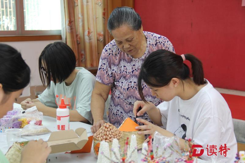 2026马年花灯大分析这些品牌值得关注国潮花灯华景国风商场美陈拱门定制厂家分析(图1)